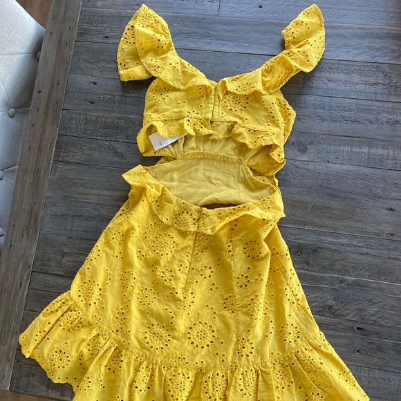 Astr XS yellow eyelet dress - Picture 4 of 6